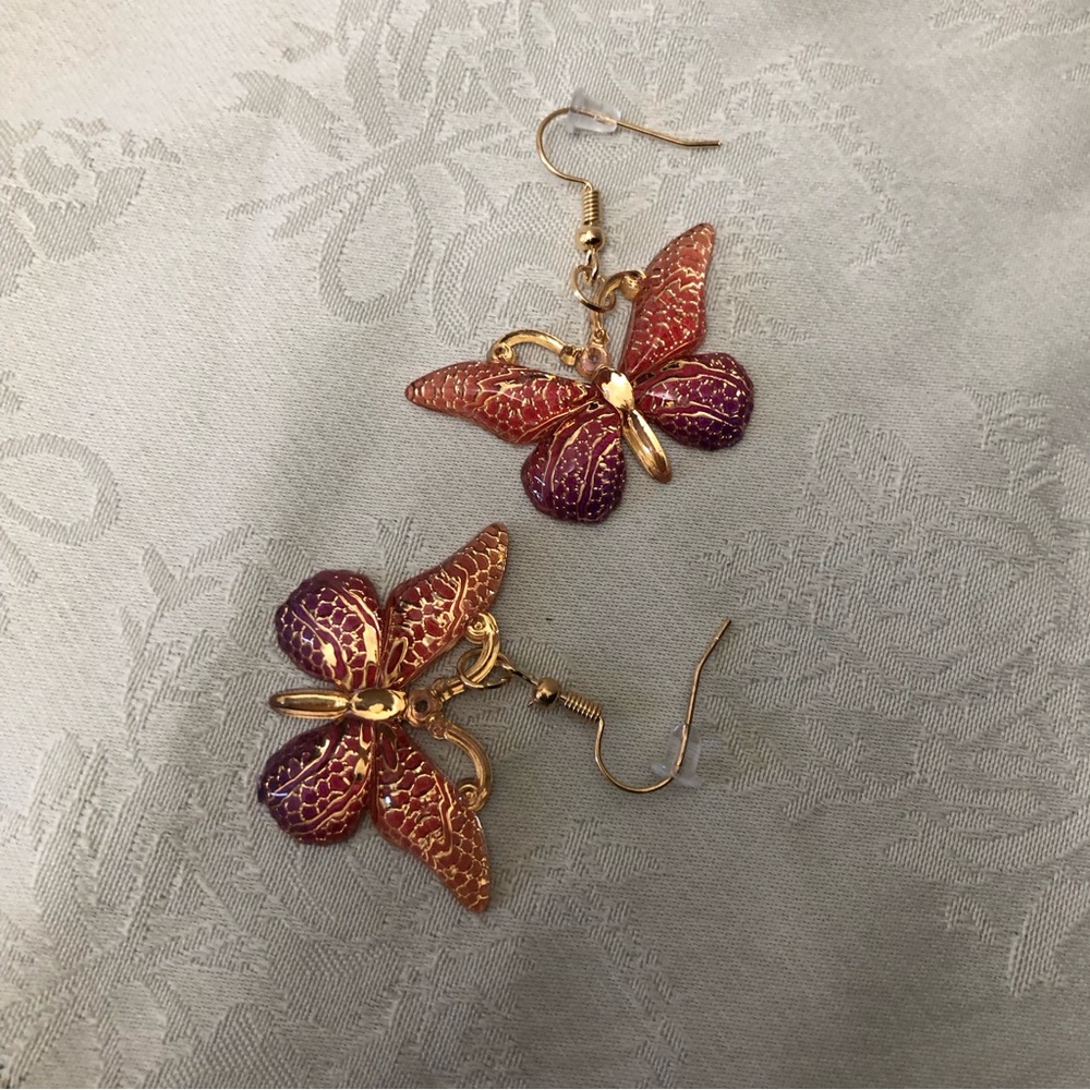 Gimefive Butterfly Acrylic Earrings Women's Red/Pink - Picture 4 of 5